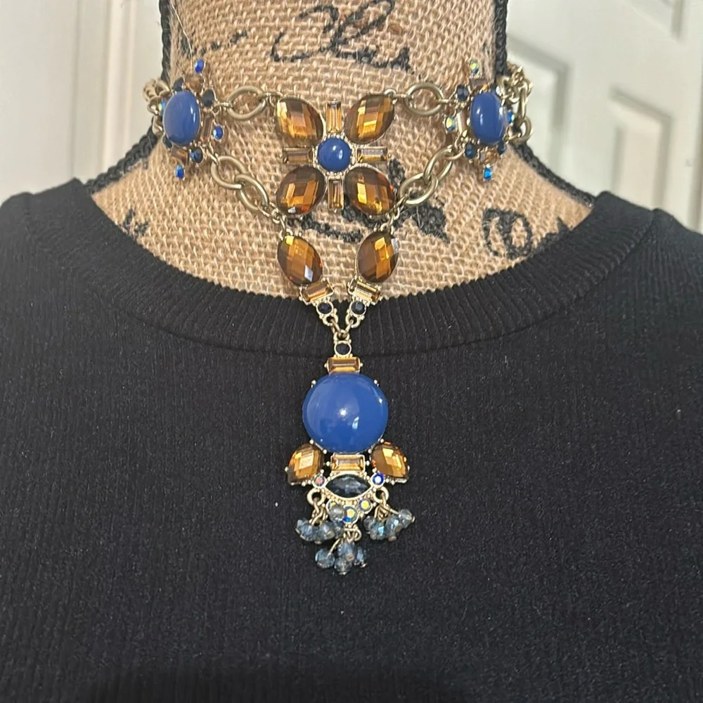 Chocker Style Necklace and Earrings - Picture 4 of 11